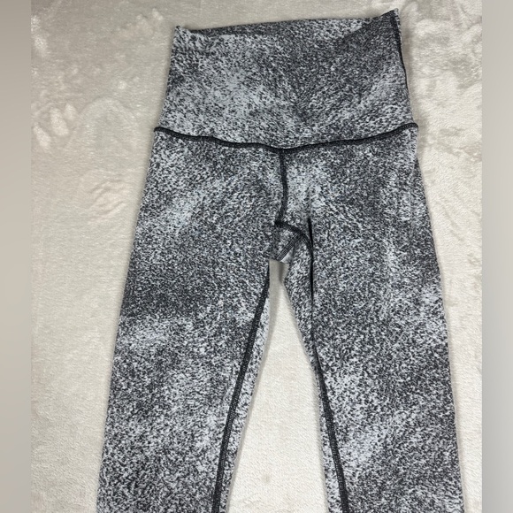 Lululemon Wunder Under Pant Hi-Rise Luon Spray Jacquard White Black Leggings 4 - Picture 2 of 16